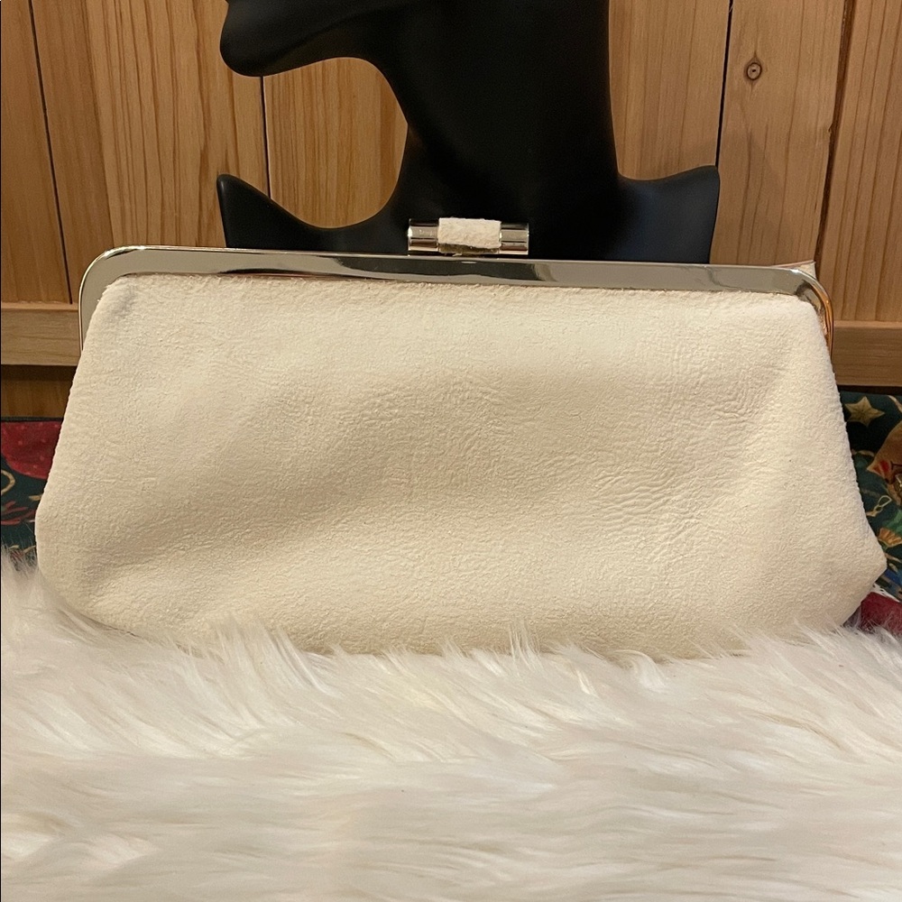 💜Bebe Ivory Clutch with Gold Studs - Picture 3 of 7